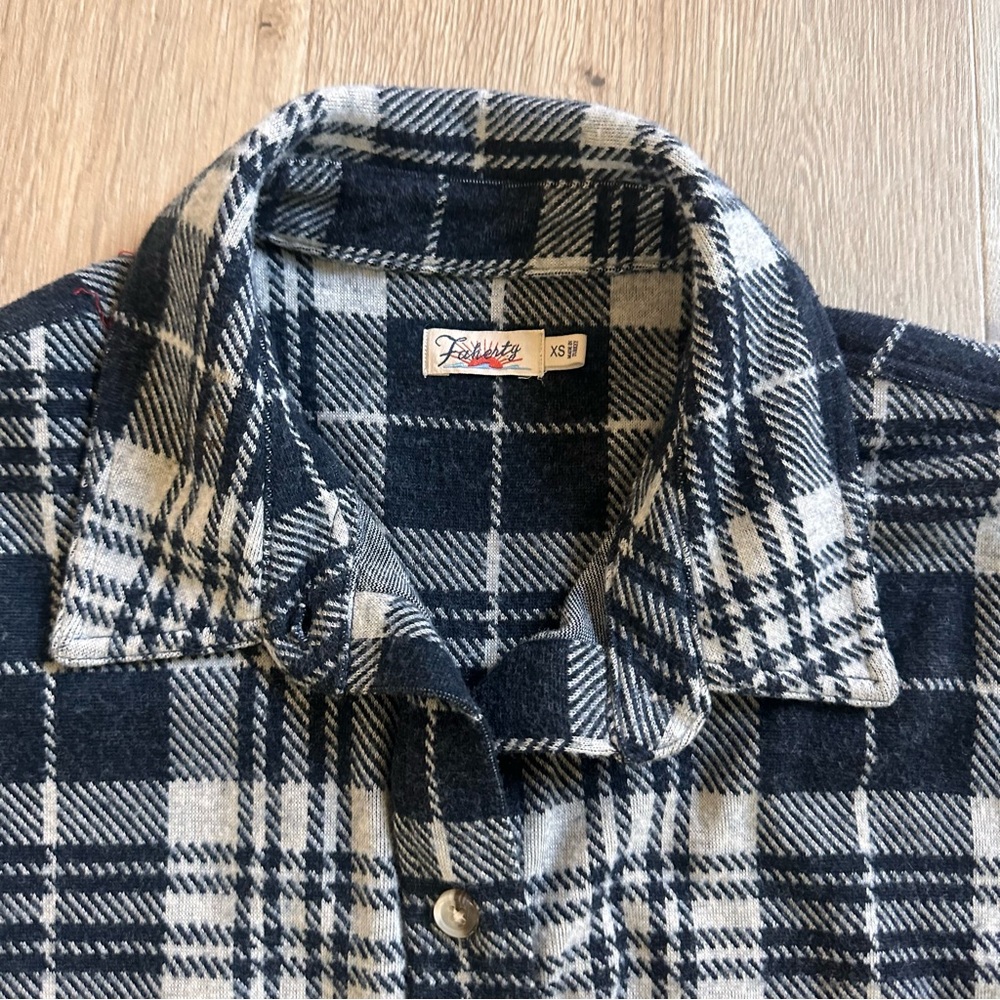 Faherty Button Up Top - Picture 2 of 7